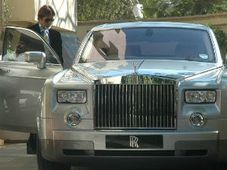 బిగ్ బి కార్ కలెక్షన్‌తో ఓ చిన్నసైజు మ్యూజియం