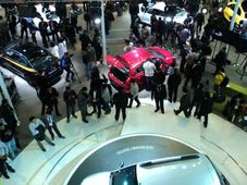 కొత్త కార్ల విడుదలతో కలకలలాడిన ఆటో ఎక్స్‌పో 2012