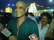 నిస్సాన్ స్పోర్ట్స్ కారును కొనుగోలు చేసిన నాగార్జున