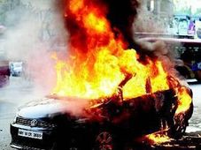 వెంటో కారు అగ్నిప్రమాదంలో గాయపడిన డ్రైవర్ మృతి