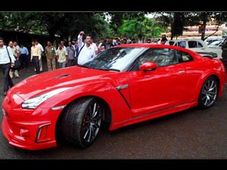 సచిన్ టెండూల్కర్ నిస్సాన్ జిటిఆర్ స్పోర్ట్స్ కార్ డిటేల్స్