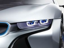 లేజర్ హెడ్‌లైట్లను అభివృద్ధి చేసిన బిఎమ్‌డబ్ల్యూ