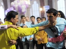 అక్షయ్ కుమార్‌కు ఖరీదైన కానుకిచ్చిన జాన్ అబ్రహామ్