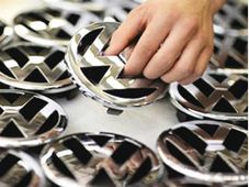 మొండి వైఖరితో పెట్టుబడులు కోల్పోతున్న మాహారాష్ట్ర