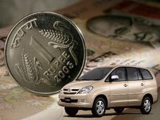 పడిపోతున్న రూపాయ్ దెబ్బతో కార్ల ధరలకు రెక్కలు