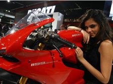 సస్పెన్షన్‌లో సమస్య: 375 యూనిట్ల 1199 పనిగేల్ బైక్‌లు రీకాల్