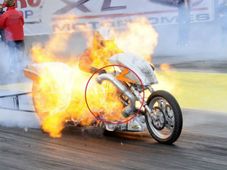 హఠాత్తుగా బైక్‌లో మంటలు: ఘోస్ట్ రైడర్‌లా మారిపోయిన వైనం