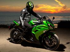 కవాసకి నిన్జా 650ఆర్ స్పోర్ట్స్ బైక్‌ను విడుదల చేసిన బజాజ్