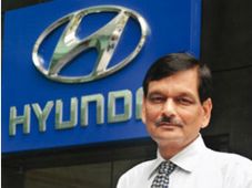 హ్యుందాయ్‌ను వదలి ఫోక్స్‌వ్యాగన్‌లో చేరిన సక్సేనా