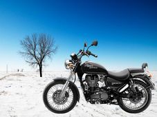 రాష్ట్ర మార్కెట్లో కొత్త థండర్‌బర్డ్‌ని విడుదల చేసిన రాయల్ ఎన్‌ఫీల్డ్