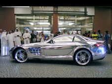 తెలుపు బంగారంతో తయారు చేసిన మెర్సిడెస్ బెంజ్ కారు