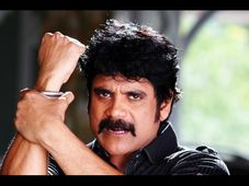 డమరుకం చిత్రంలో నాగ్ కోసం మోడిఫైడ్ టొయోటా ఫార్చ్యూనర్