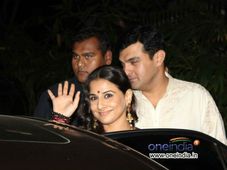 మెర్సిడెస్ బెంజ్ ఈ-క్లాస్‌లో విద్యా బాలన్ హాట్ సవారీ