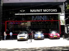 బెంగుళూరులో కొత్త షోరూమ్‌ను ప్రారంభించిన మినీ