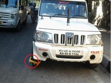 బెంగుళూరు: నో పార్కింగ్ ఏరియాలో పోలీస్ కార్