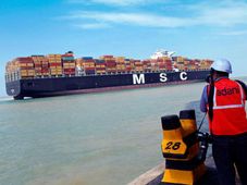 భారత్‌కు వచ్చిన ప్రపంచంలో కెల్లా అతిపెద్ద కంటైనర్ షిప్