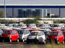 టాటా ప్లాంటులో టాటా కార్లకు మాత్రమే పార్కింగ్ సౌకర్యం