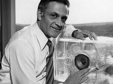 కార్ ఆడియో సిస్టమ్ సృష్టికర్త అమర్ జీ 'బోస్' మృతి