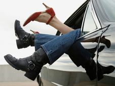 కారులో శృంగారం జరపటంలో బ్రిటీషర్లు భేష్..!