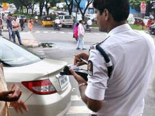 నో పార్కిగ్ స్థలంలో వాహనం పార్క్ చేస్తే రూ.1,000 ఫైన్