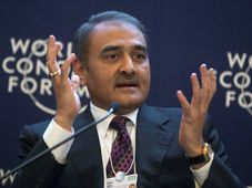 ఆటో రంగానికి ప్రత్యేక ప్యాకేజీ కావాలి: ప్రఫుల్ పటేల్