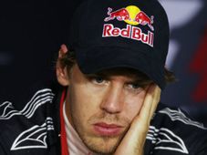 సెబాస్టియన్ వెటెల్‌కు రూ.21 లక్షల జరిమానా; ఎందుకు?