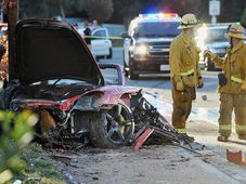 కార్ యాక్సిడెంట్‌లో ఫాస్ట్ అండ్ ఫ్యూరియస్ నడుటు 'పౌల్ వాకర్' మృతి