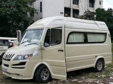 మహీంద్రా ఎక్స్‌యూవీ500 స్టైల్‌లో టెంపో ట్రావెలర్