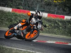 కెటిఎమ్ డ్యూక్ 390 ఇప్పుడు బ్లాక్ అండ్ ఆరెంజ్ కలర్‌లో