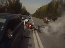 ట్రాఫిక్‌లో నెమ్మదిగా వెళ్లకపోతే ఇలానే జరుగుతుంది