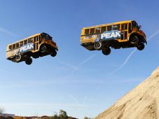 ఫేస్‌బుక్ వీడియో ఆఫ్ ది డే: నైట్రో సర్కస్ - అల్టిమేట్ యాక్షన్