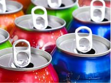 ఫేస్‌బుక్ వీడియో: ఖాలీ కోక్ టిన్నులతో కారు చోరీ!