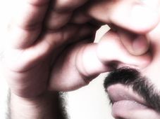 మీ కారులో ఇలాంటి వాసనల పట్ల అప్రమత్తంగా ఉండండి - చిట్కాలు