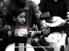 వీడియో: చిన్న పిల్లలకు కూడా హెల్మెట్ అవసరం