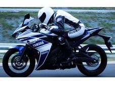 వీడియో: యమహా ఆర్25 బైక్ ఫీచర్స్, స్పెసిఫికేషన్స్