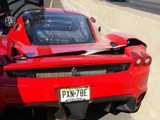 రిపేరు కోసం ఫెరారీ ఇస్తే, యాక్సిడెంట్ చేసిచ్చారు..