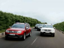 రెనో డస్టర్, నిస్సాన్ టెర్రానోలపై అమేజింగ్ ఆఫర్స్