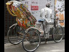 సైకిల్‌రిక్షాపై కలకత్తా నుంచి లడక్ రోడ్ ట్రిప్.. బాప్రే..!