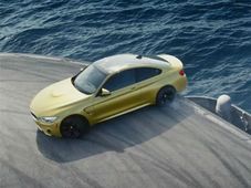 వీడియో: యుద్ధనౌకపై బిఎమ్‌డబ్ల్యూ ఎమ్4 డ్రిఫ్టింగ్