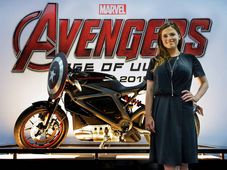 అవెంజర్స్ సినిమాలో హ్యార్లీ డేవిడ్‌సన్ లైవ్‌వైర్