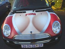 ఫన్నీ కార్ అడ్వర్టైజ్‌మెంట్ బిల్‌‌బోర్డ్స్ - ఫొటోలు