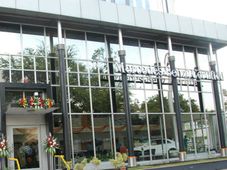 సెకండ్ హ్యాండ్ కార్ల వ్యాపారం ప్రారంభించిన మెర్సిడెస్ బెంజ్