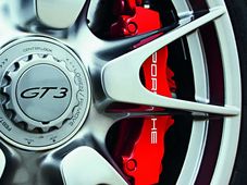 అల్లాయ్ వీల్స్: ప్రయోజనాలు మరియు దుష్ప్రయోజనాలు