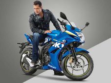 ఒక్క నెలలోనే 10,000 పైగా అమ్మడుపోయిన బైక్‌లు