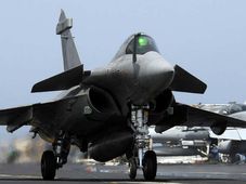 ISIS తీవ్రవాదుల అంతానికి ప్రత్యేక యుద్ద వాహనాలతో బయలుదేరిన ఫ్రాన్స్