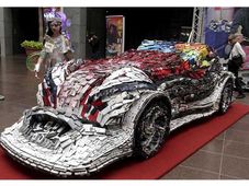 25,000 ఫోన్లతో రూపొందించబడిన కారు కావాలా ? అయితే తైవాన్‌కు వెళ్దాం రండి.