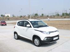 మహీంద్రా కెయువి100 ఫోటోలు: తనివితీరా చూసుకోండి....!!