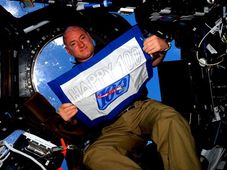 మూత్రం నుండి కాఫీ : ఏడాది తరువాత అంతరిక్షం నుండి వచ్చిన వారి అనుభవాలు