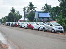 కొల్లాంలో ఒకే రోజున 50 డాట్సన్ రెడి గో కార్లను డెలివరీ ఇచ్చిన డీలర్