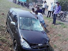 రోడ్డు ప్రమాదం జరిగినపుడు భాదితులను ఆదుకునేవారికి ప్రభుత్వం నుండి రివార్డు